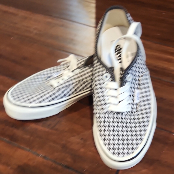 Vans Black and White Houndstooth Women's Shoes - Picture 3 of 4